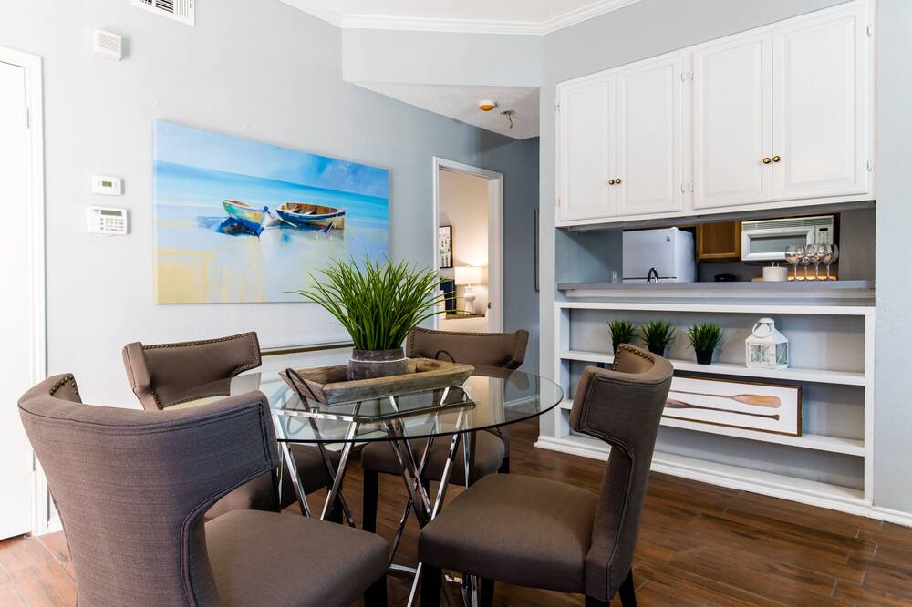 Photo of Kitchen in Buckner Terrace - Everglade Park