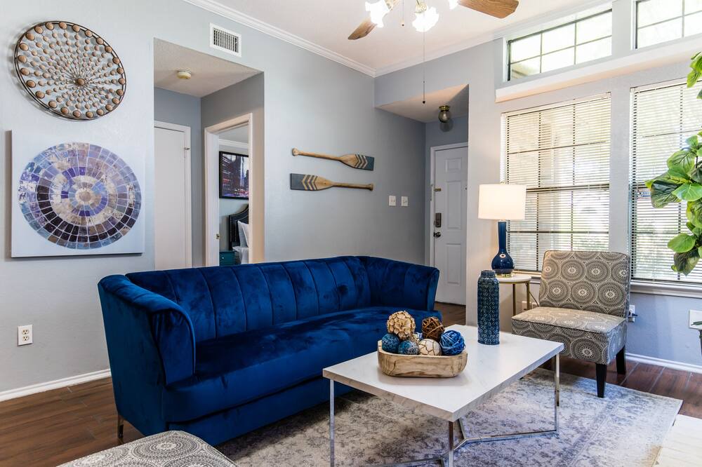 Photo of Livingroom in Buckner Terrace - Everglade Park