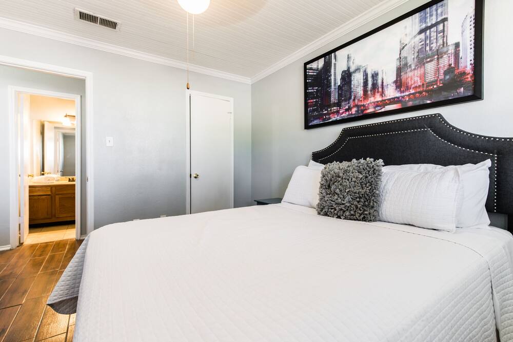Photo of Bedroom in Buckner Terrace - Everglade Park