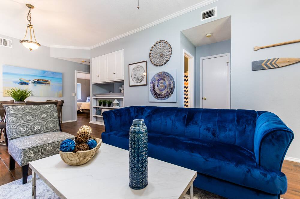 Photo of Livingroom in Buckner Terrace - Everglade Park