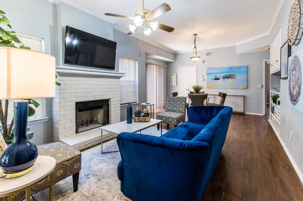 Photo of Livingroom in Buckner Terrace - Everglade Park