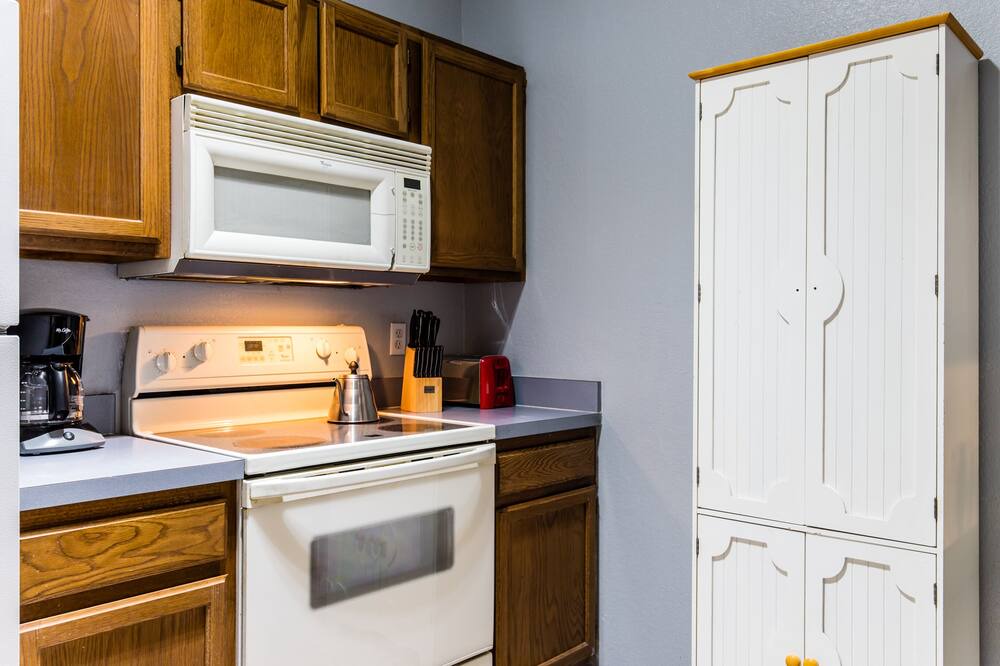 Photo of Kitchen in Buckner Terrace - Everglade Park