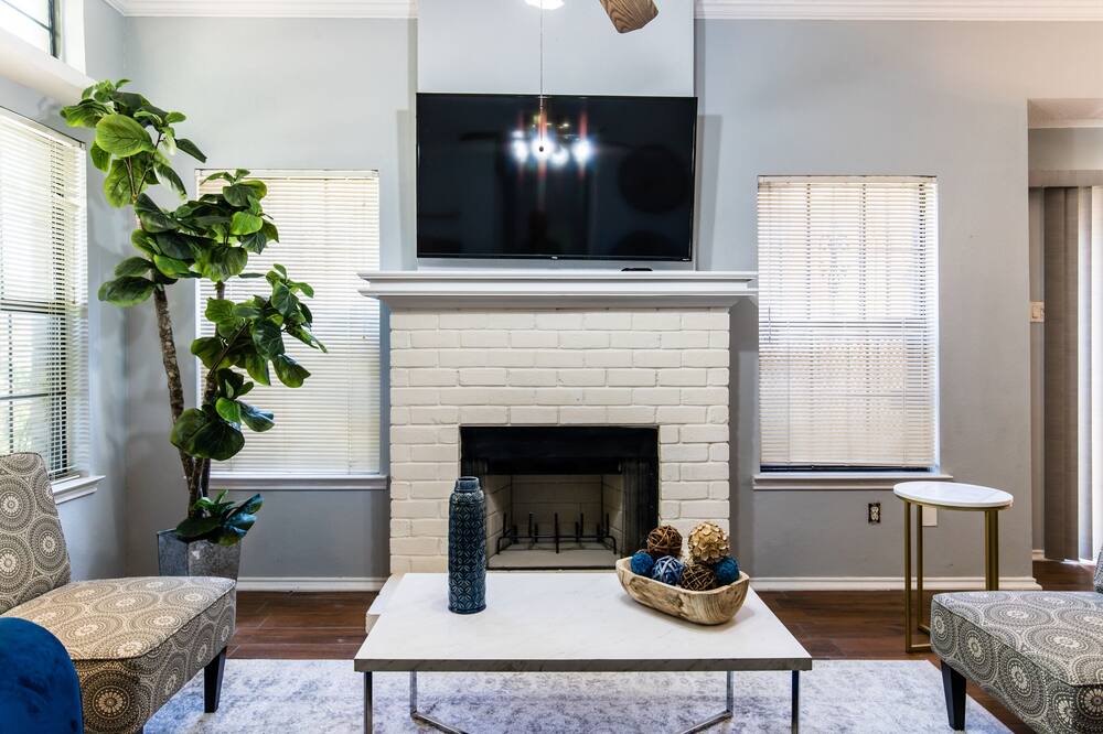 Photo of Livingroom in Buckner Terrace - Everglade Park