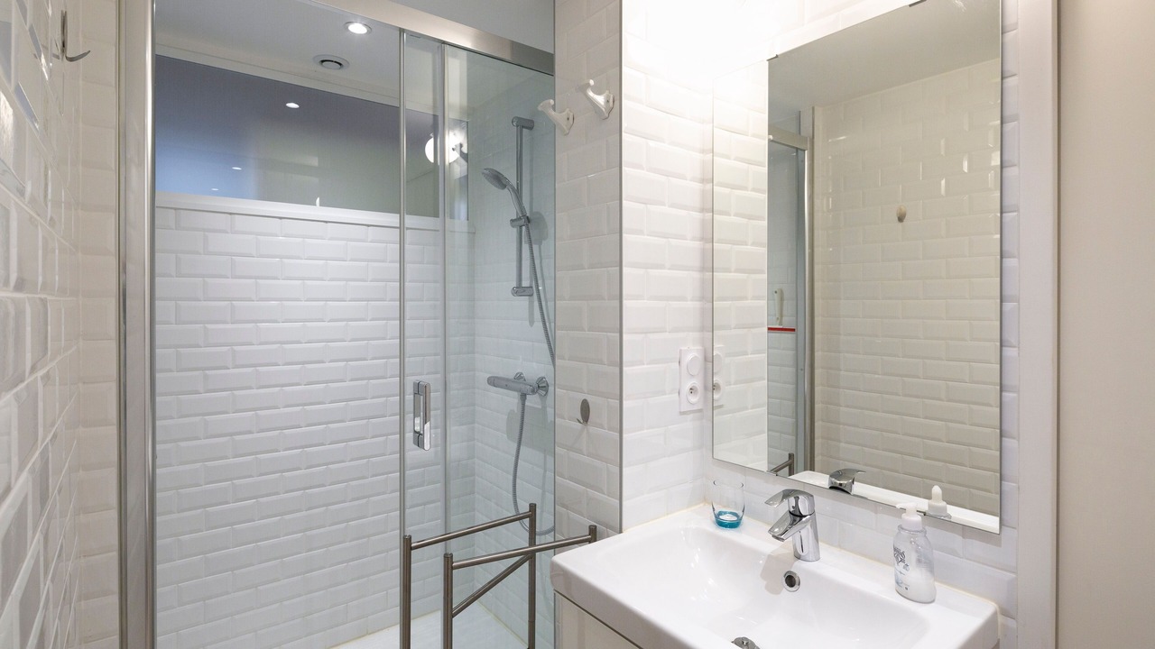 Photo of Bathroom in Centre
