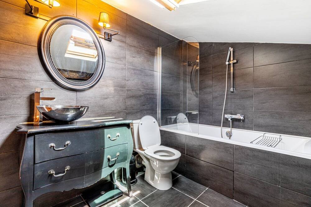 Photo of Bathroom in Quartier de la Chapelle