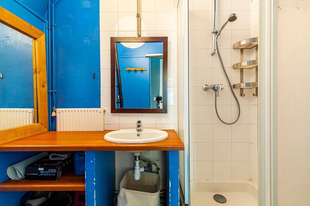Photo of Bathroom in Quartier de la Chapelle