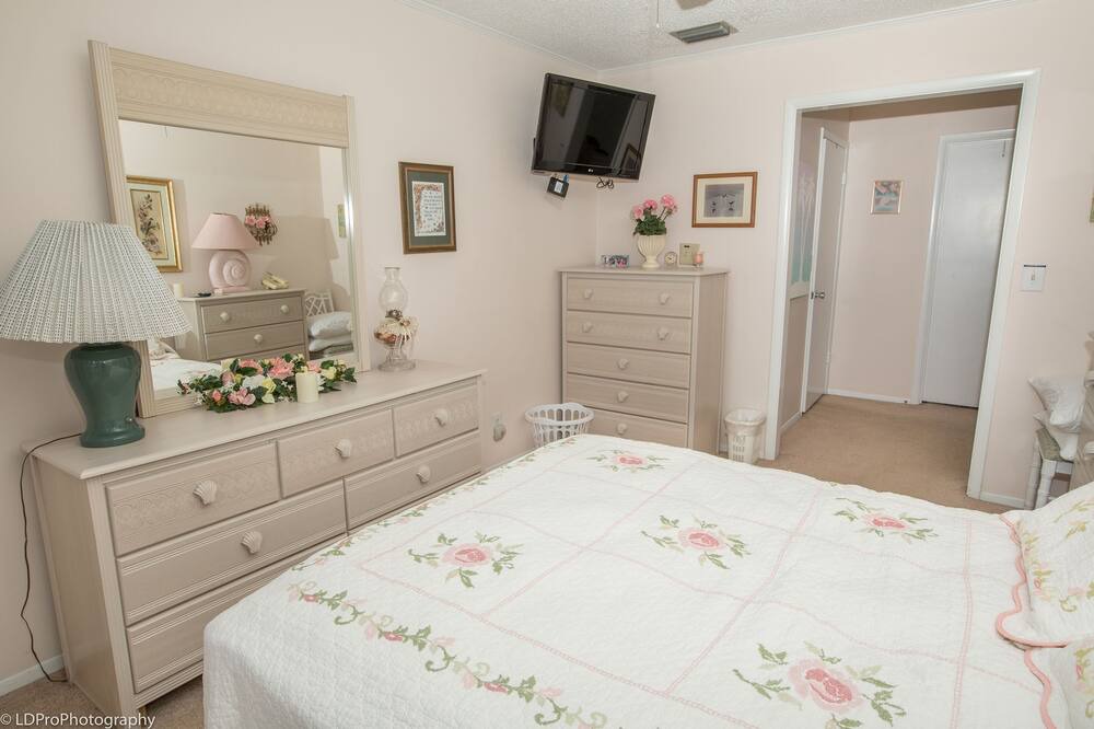 Photo of Others in Holiday Isle