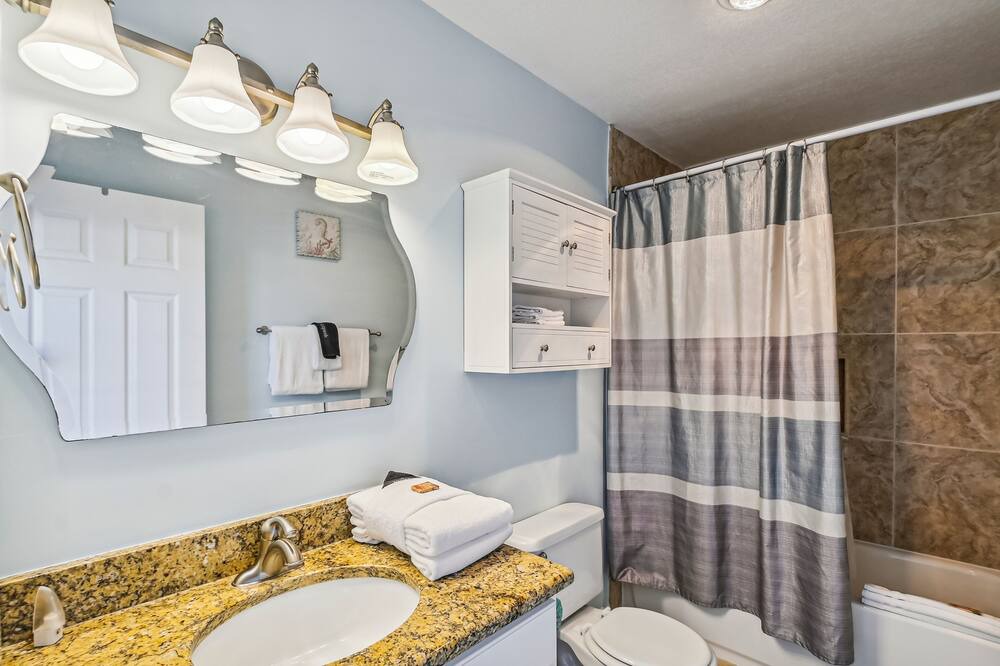 Photo of Bathroom in Holiday Isle