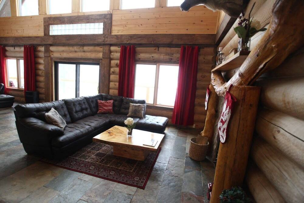 Photo of Livingroom in Wentworth-Nord