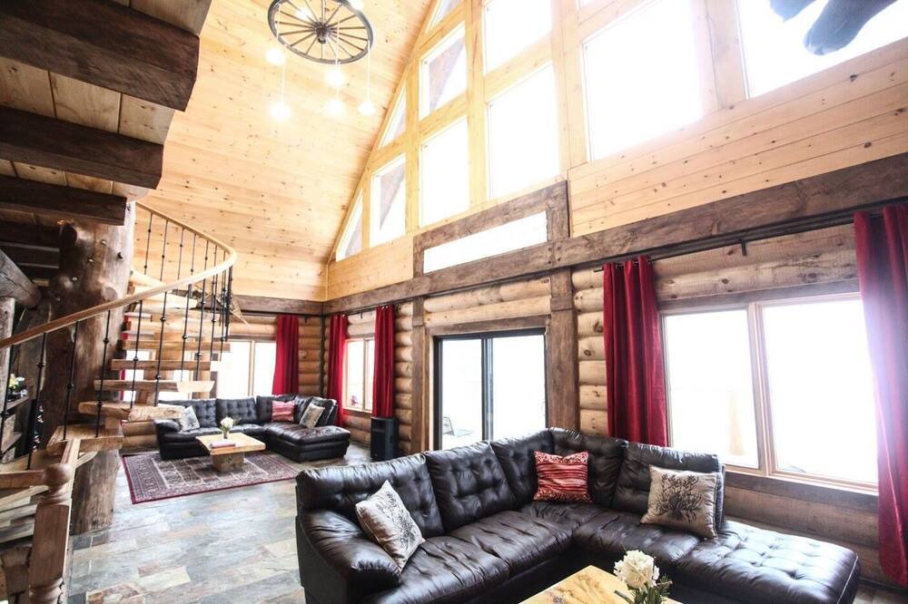 Photo of Livingroom in Wentworth-Nord
