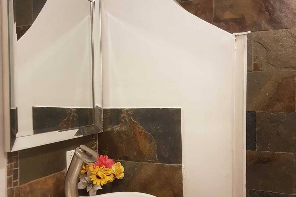 Photo of Bathroom in Wentworth-Nord
