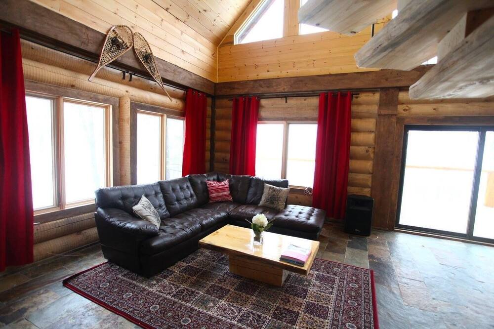 Photo of Livingroom in Wentworth-Nord