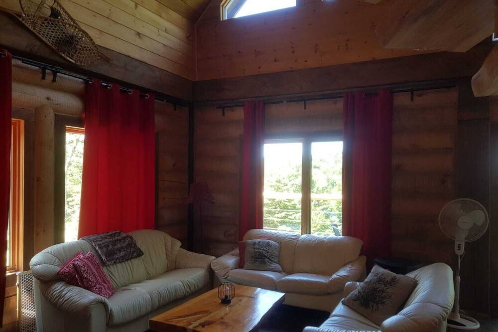 Photo of Livingroom in Wentworth-Nord