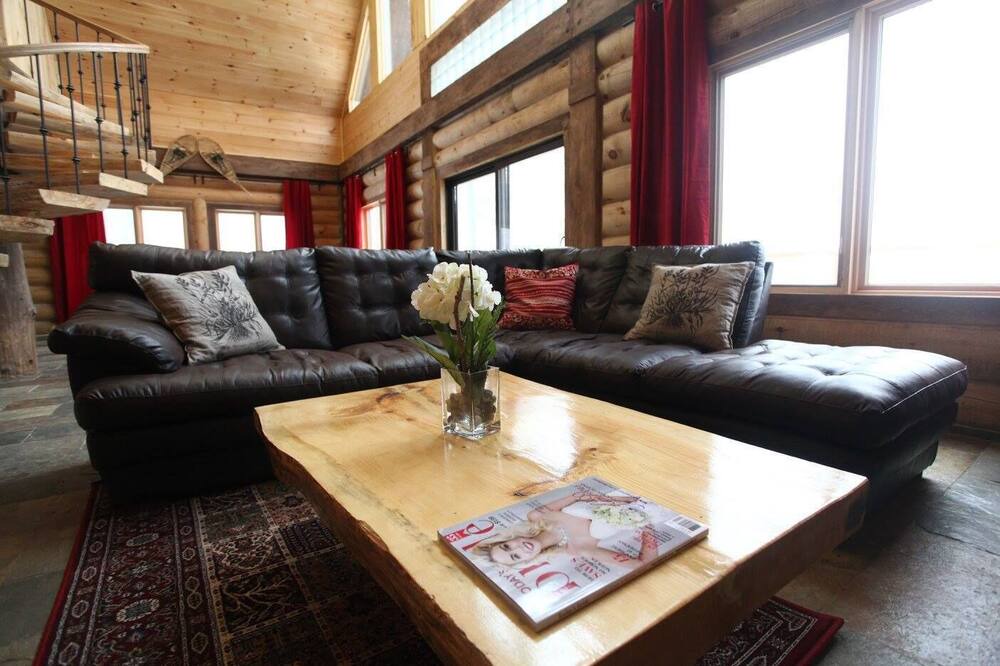 Photo of Livingroom in Wentworth-Nord