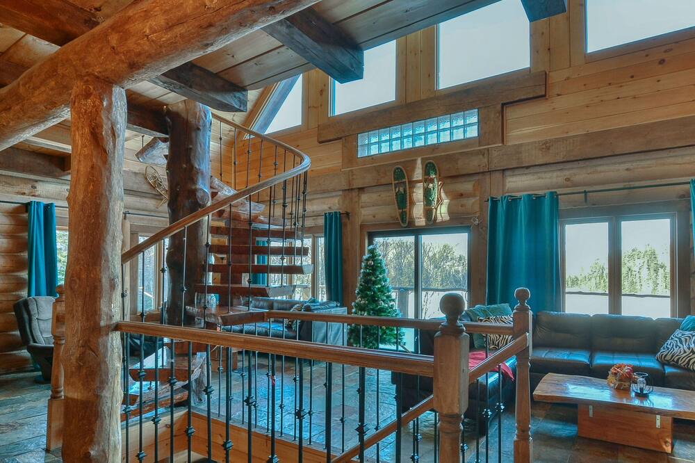 Photo of Livingroom in Wentworth-Nord