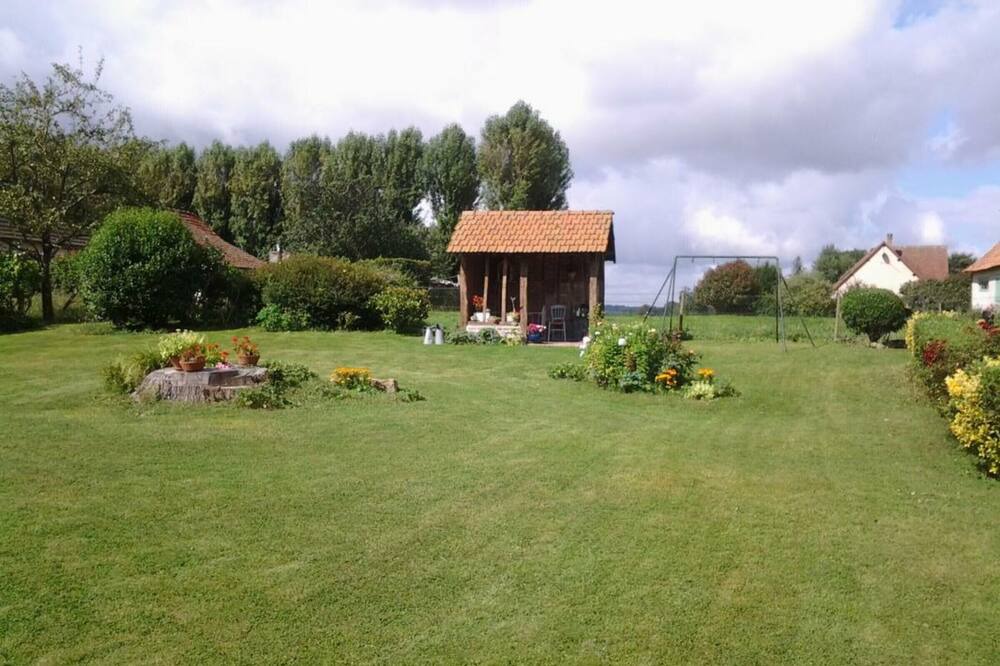 Photo of Outdoor in Saint-Maclou-de-Folleville