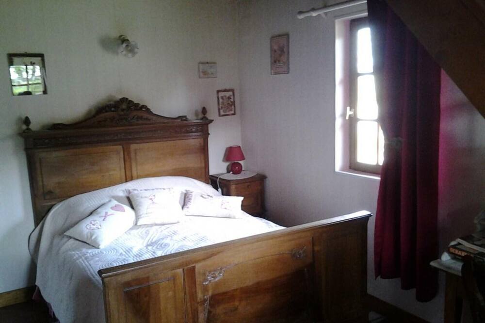 Photo of Bedroom in Saint-Maclou-de-Folleville