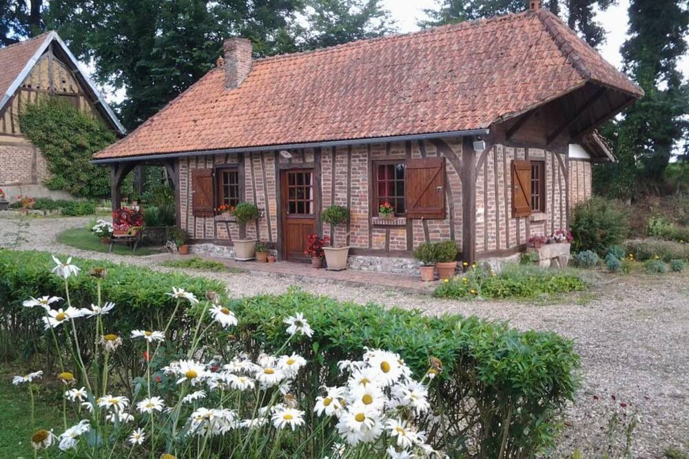 Photo of Outdoor in Saint-Maclou-de-Folleville