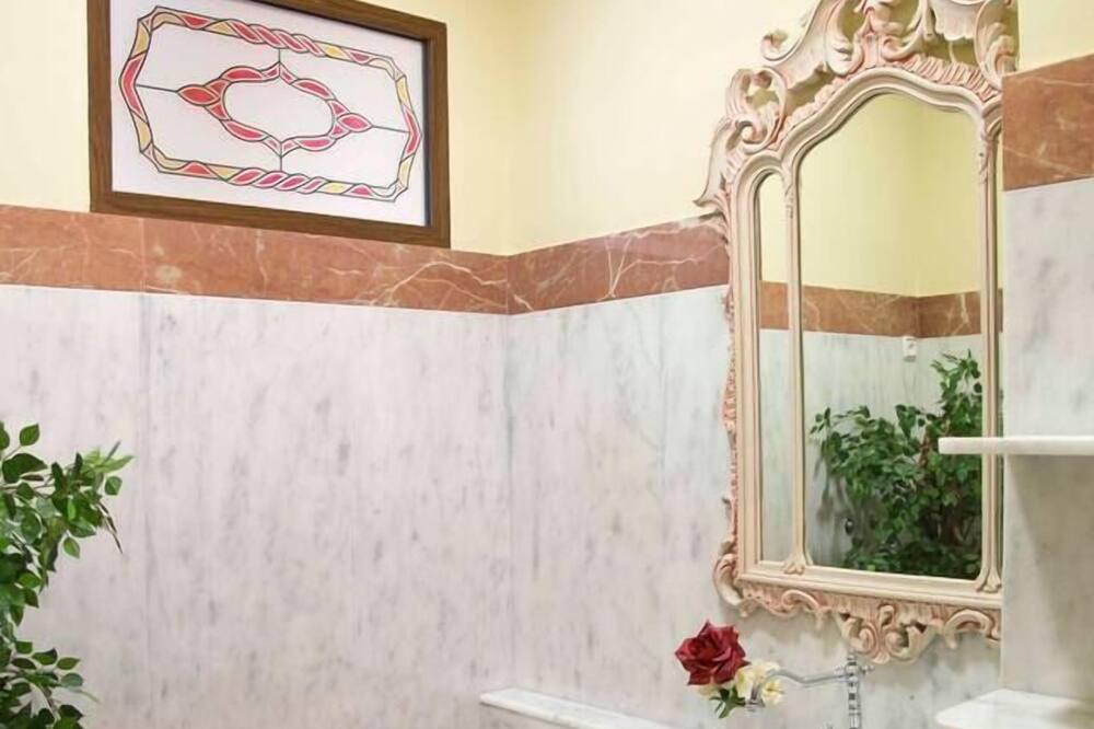 Photo of Bathroom in Monovar