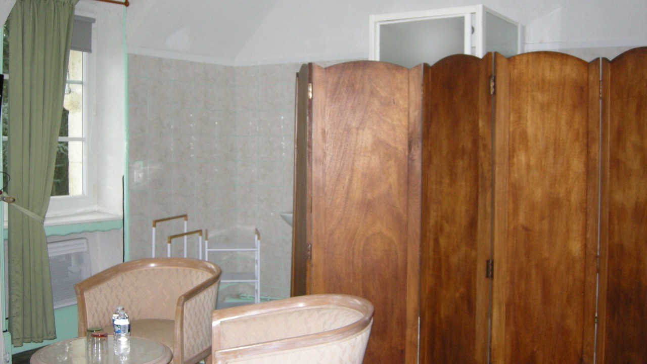Photo of Bathroom in Tresnay