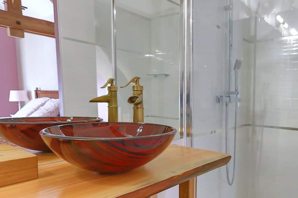Photo of Bathroom in Tauxigny