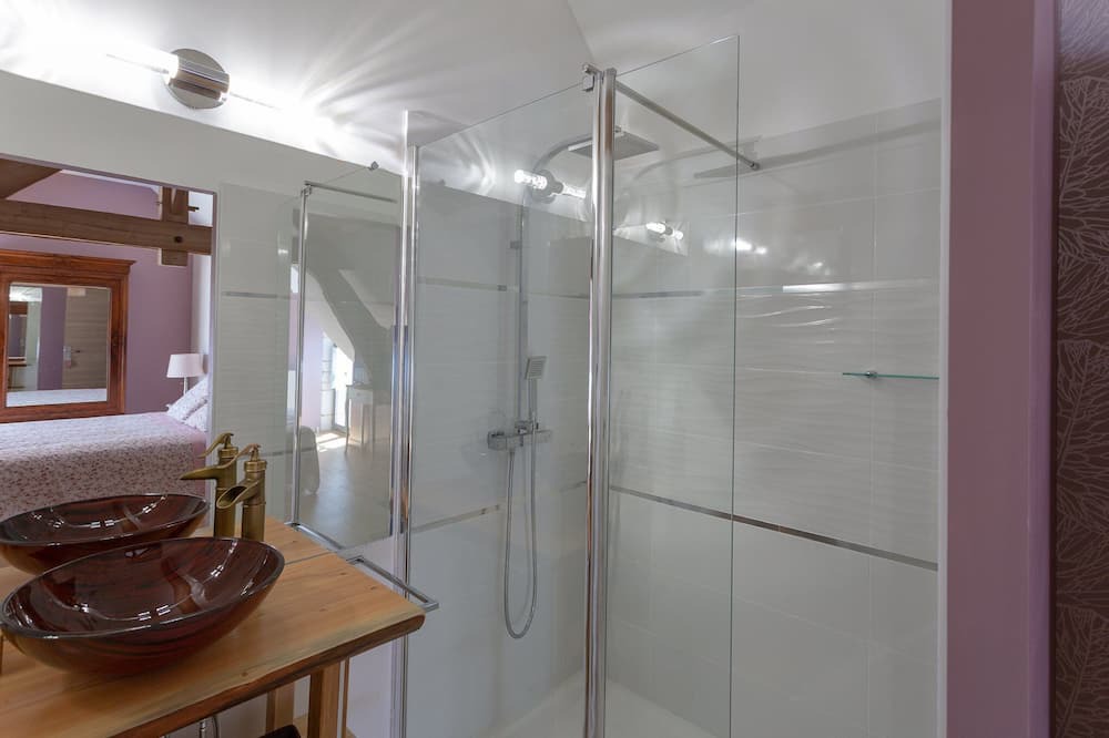 Photo of Bathroom in Tauxigny