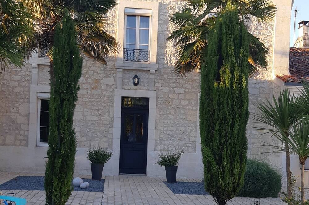 Photo of Outdoor in Saint-Porchaire