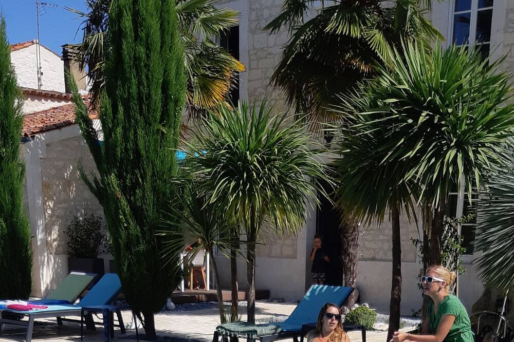 Photo of Outdoor in Saint-Porchaire
