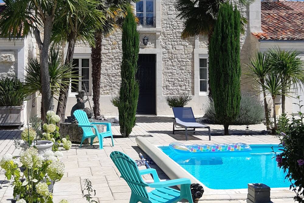 Photo of Outdoor in Saint-Porchaire