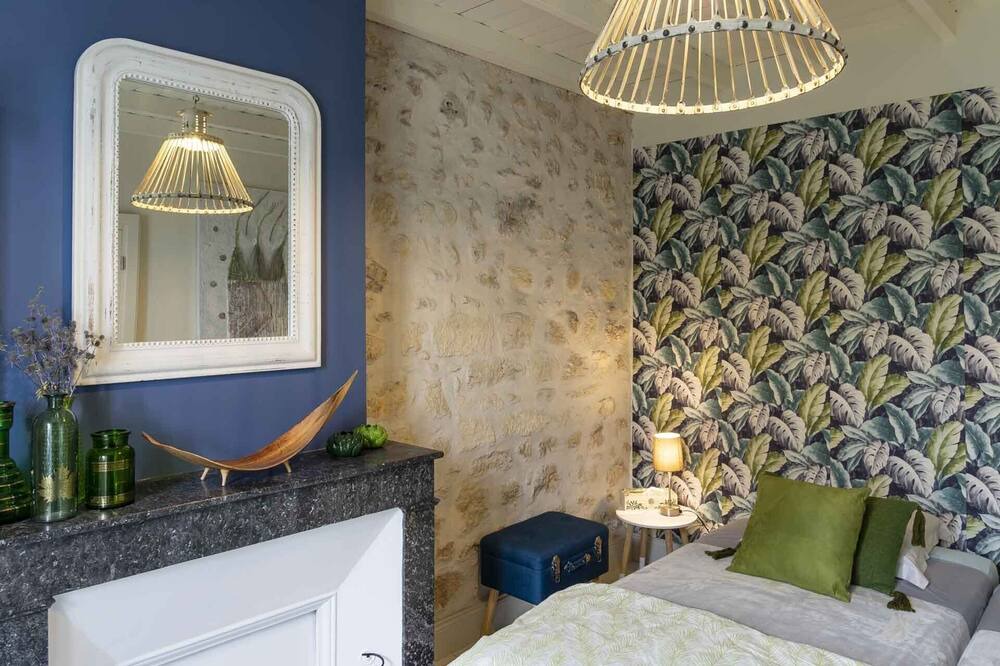 Photo of Bedroom in Saint-Porchaire