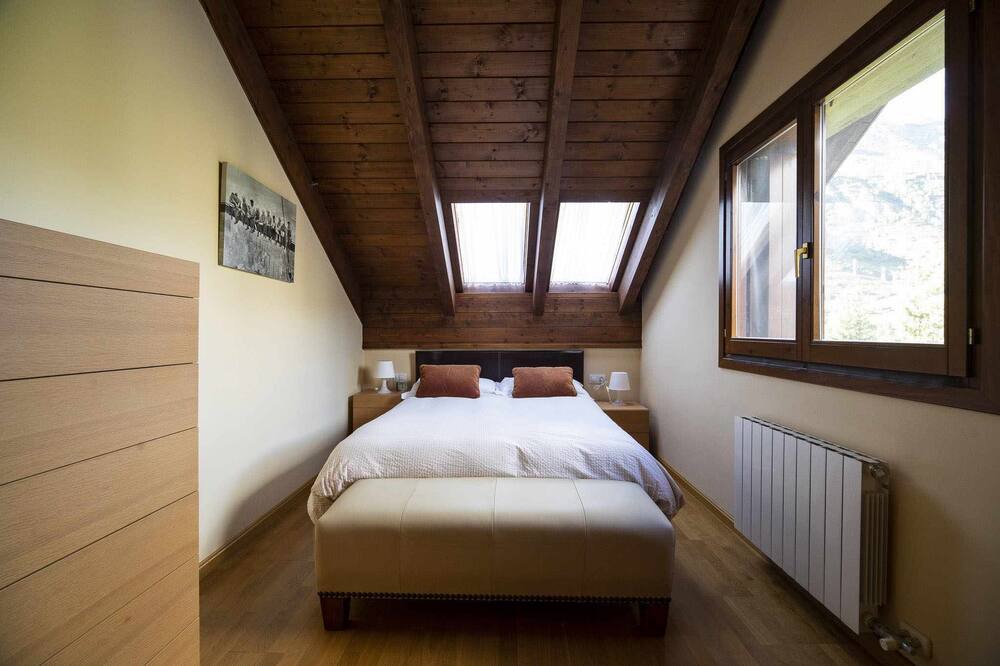 Photo of Bedroom in Linsoles