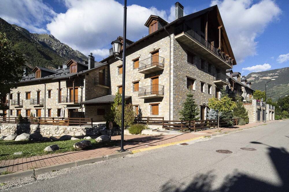 Photo of Outdoor in Linsoles