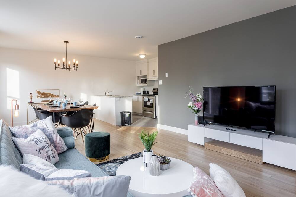 Photo of Livingroom in Longueuil