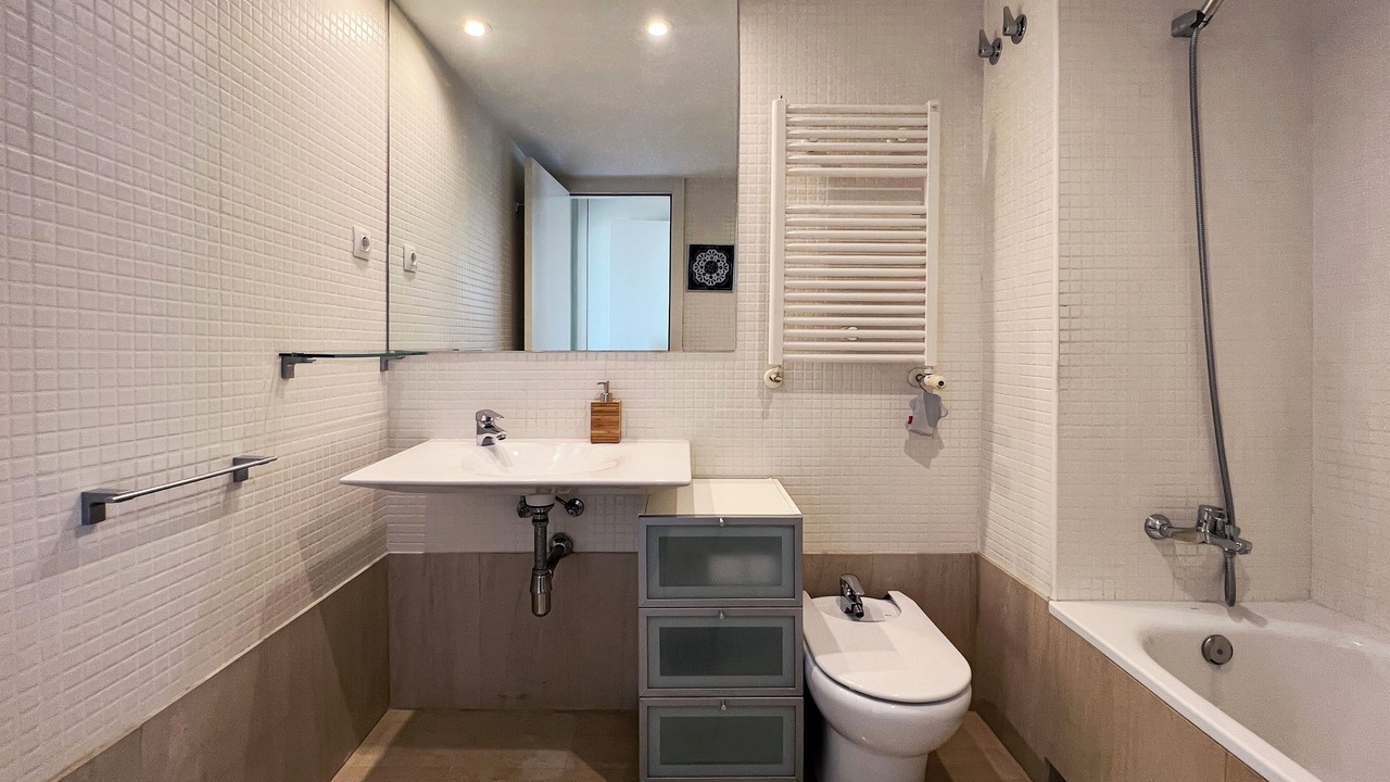 Photo of Bathroom in El Camp de l'Arpa del Clot