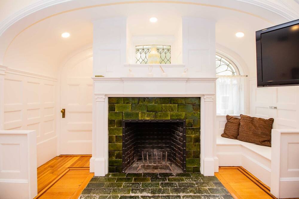 Photo of Others in Cleveland Circle