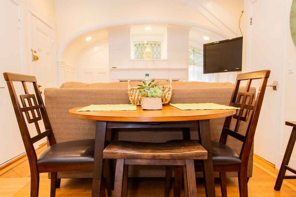 Photo of Kitchen in Cleveland Circle