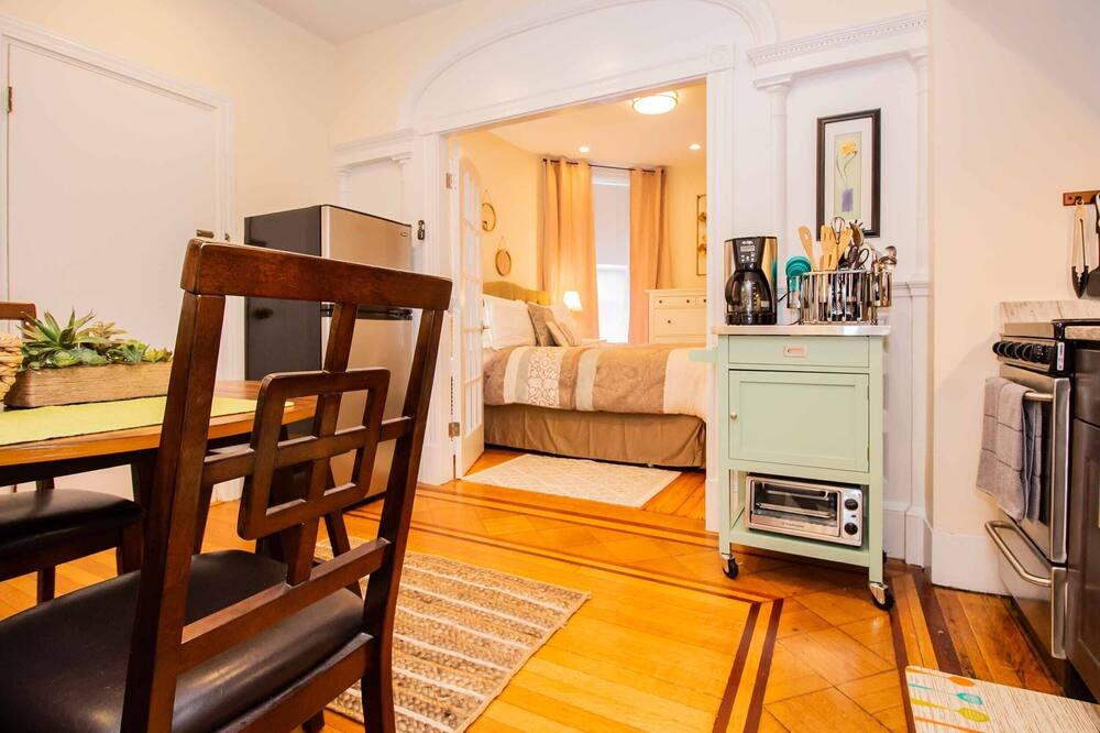 Photo of Bedroom in Cleveland Circle