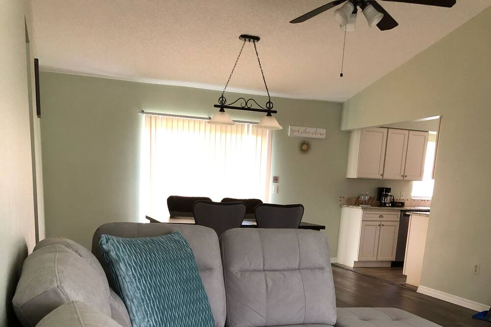 Photo of Bedroom in Candler
