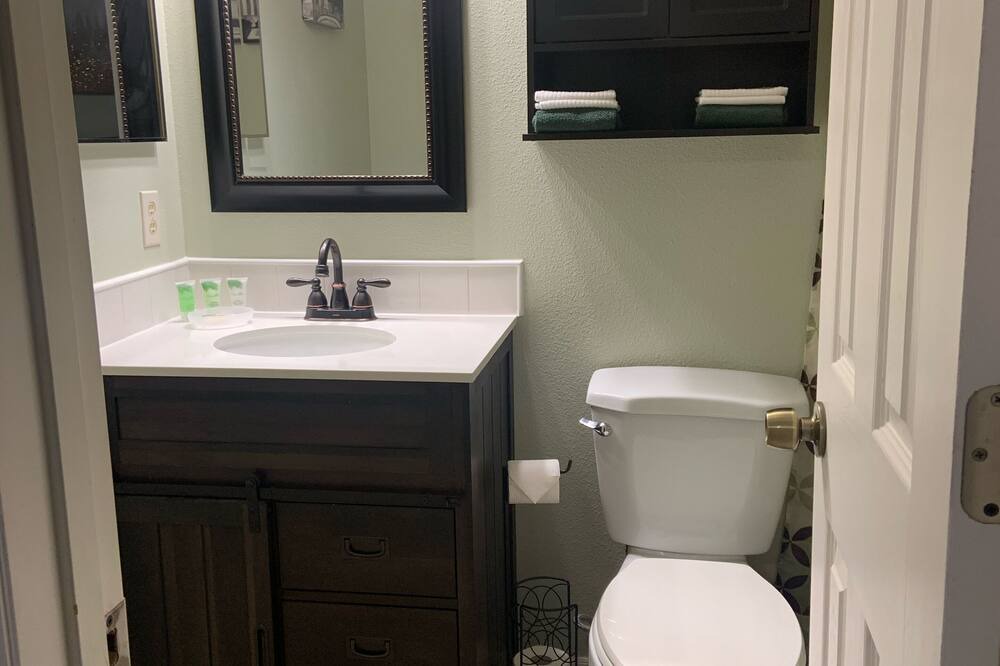 Photo of Bathroom in Candler