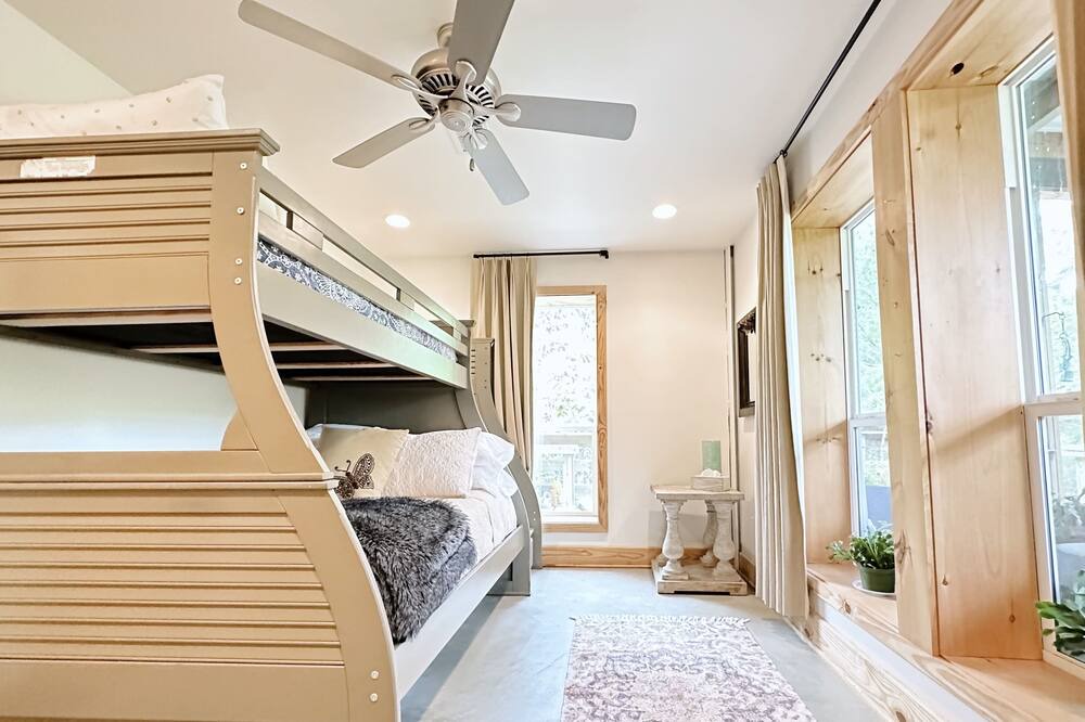 Photo of Bedroom in McNeill