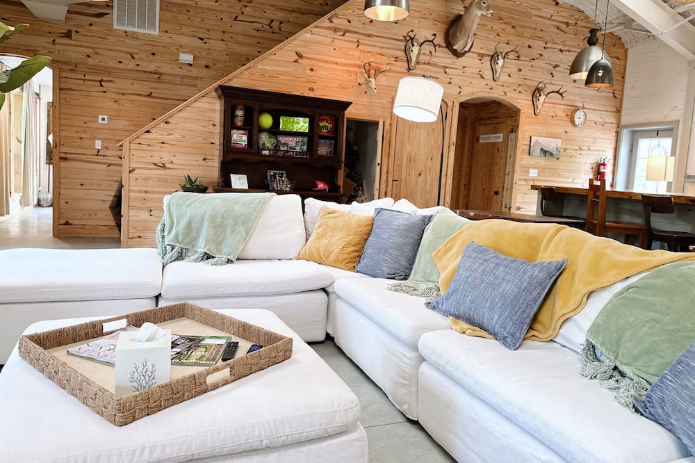 Photo of Livingroom in McNeill
