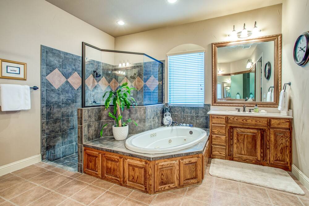 Photo of Bathroom in Lakeside
