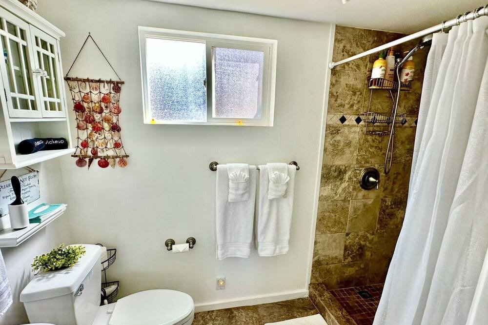 Photo of Bathroom in Haliimaile