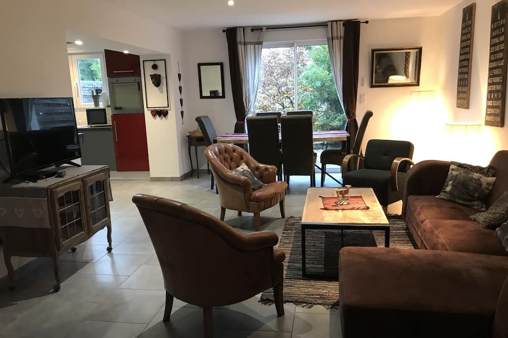 Photo of Livingroom in Jeuxey