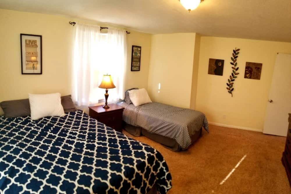 Photo of Bedroom in Des Peres