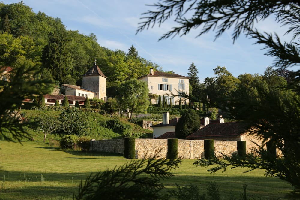 Photo of Outdoor in Saint-Pierre-de-Cole