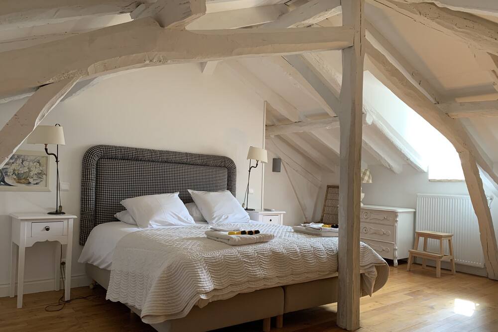 Photo of Bedroom in Saint-Pierre-de-Cole