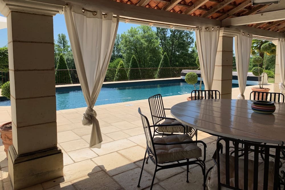 Photo of Outdoor in Saint-Pierre-de-Cole