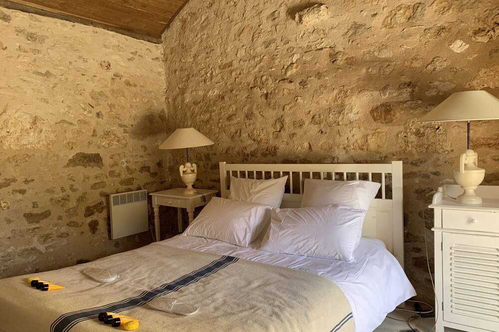 Photo of Bedroom in Saint-Pierre-de-Cole