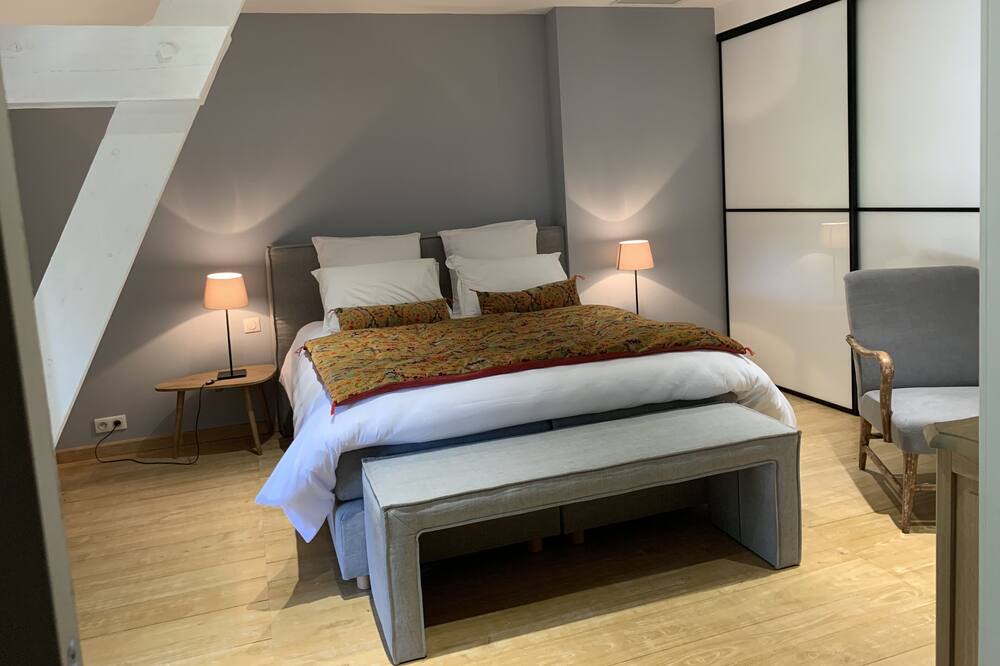 Photo of Bedroom in Saint-Pierre-de-Cole